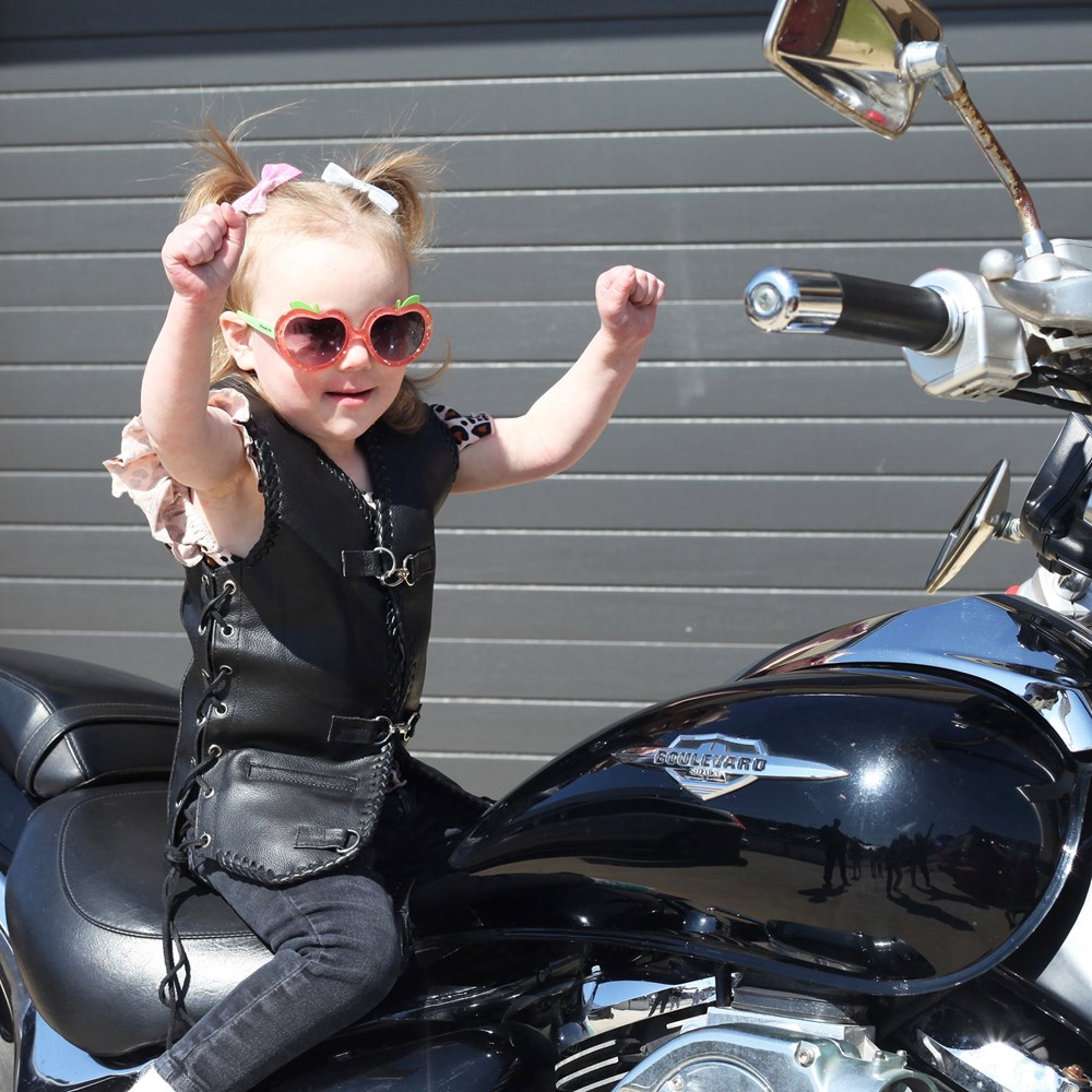 Johnny Reb Kid's Capricorn Leather Vest - Image 2